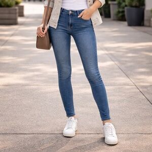 Women's 724 High-Rise Skinny Straight Jeans in Medium Blue